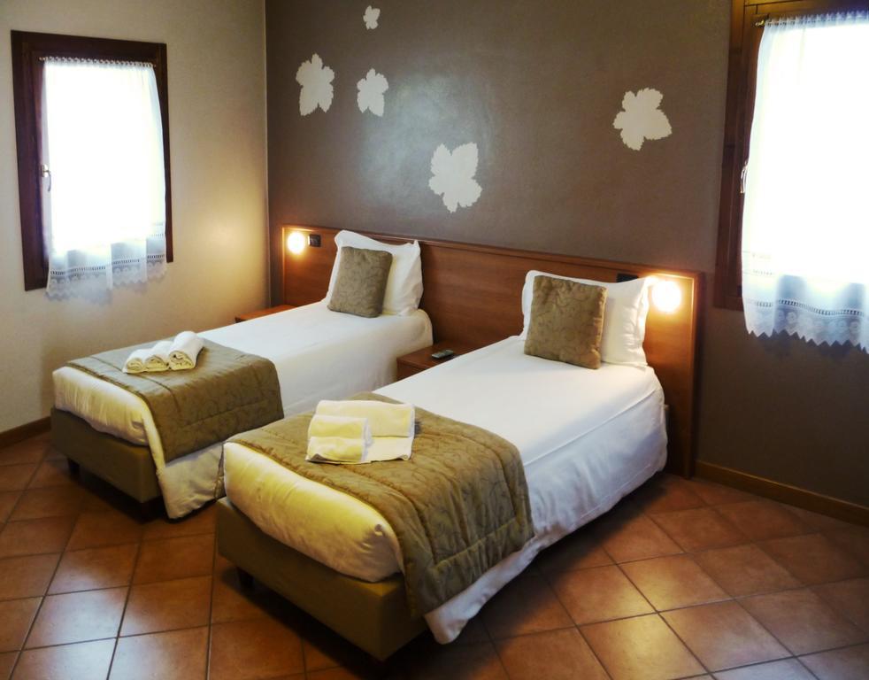 Locanda Ai Archi Farra di Soligo Camera foto